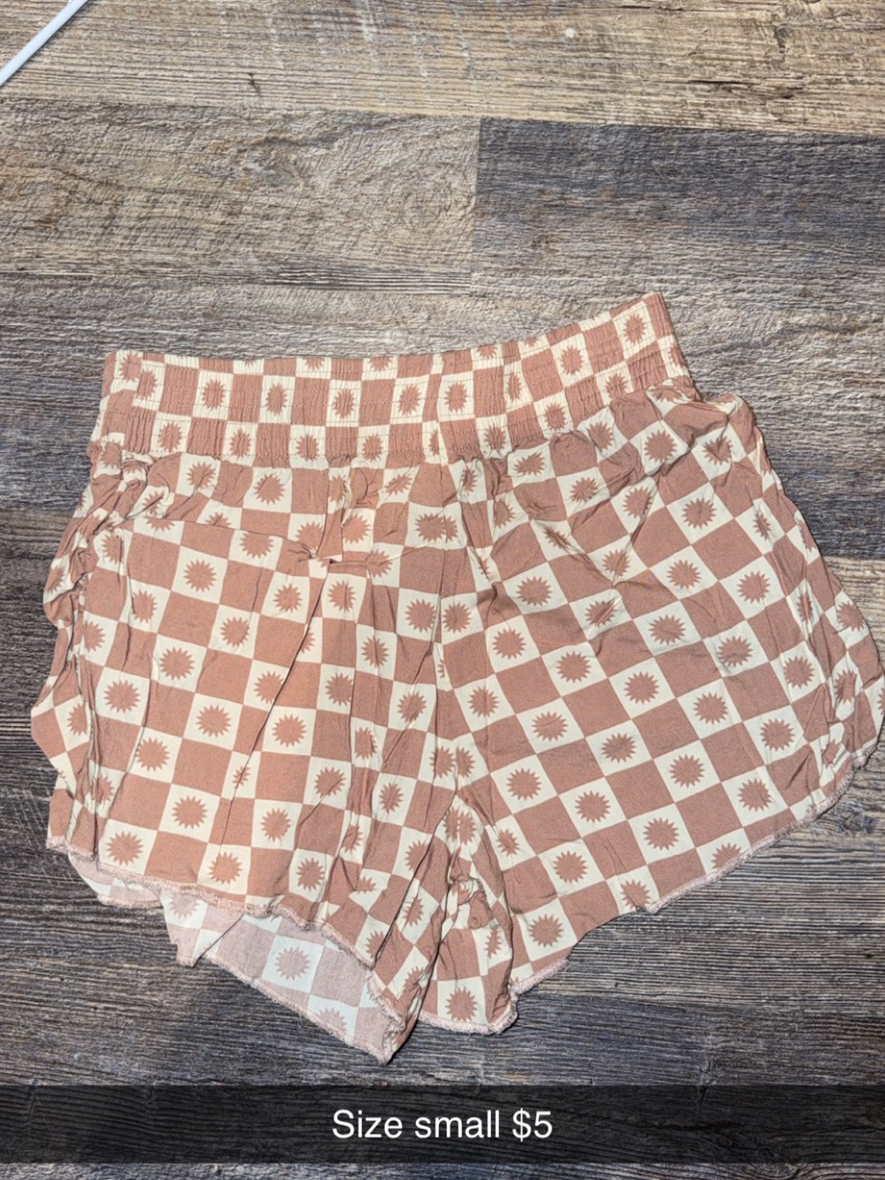 Vans Women's Checkerboard Sun Print Shorts - Beige